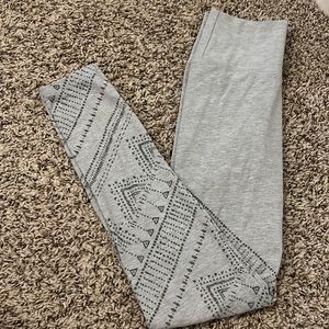 AERIE TRIBAL PATTERNED LIGHT GRAY LEGGINGS SIZE XS